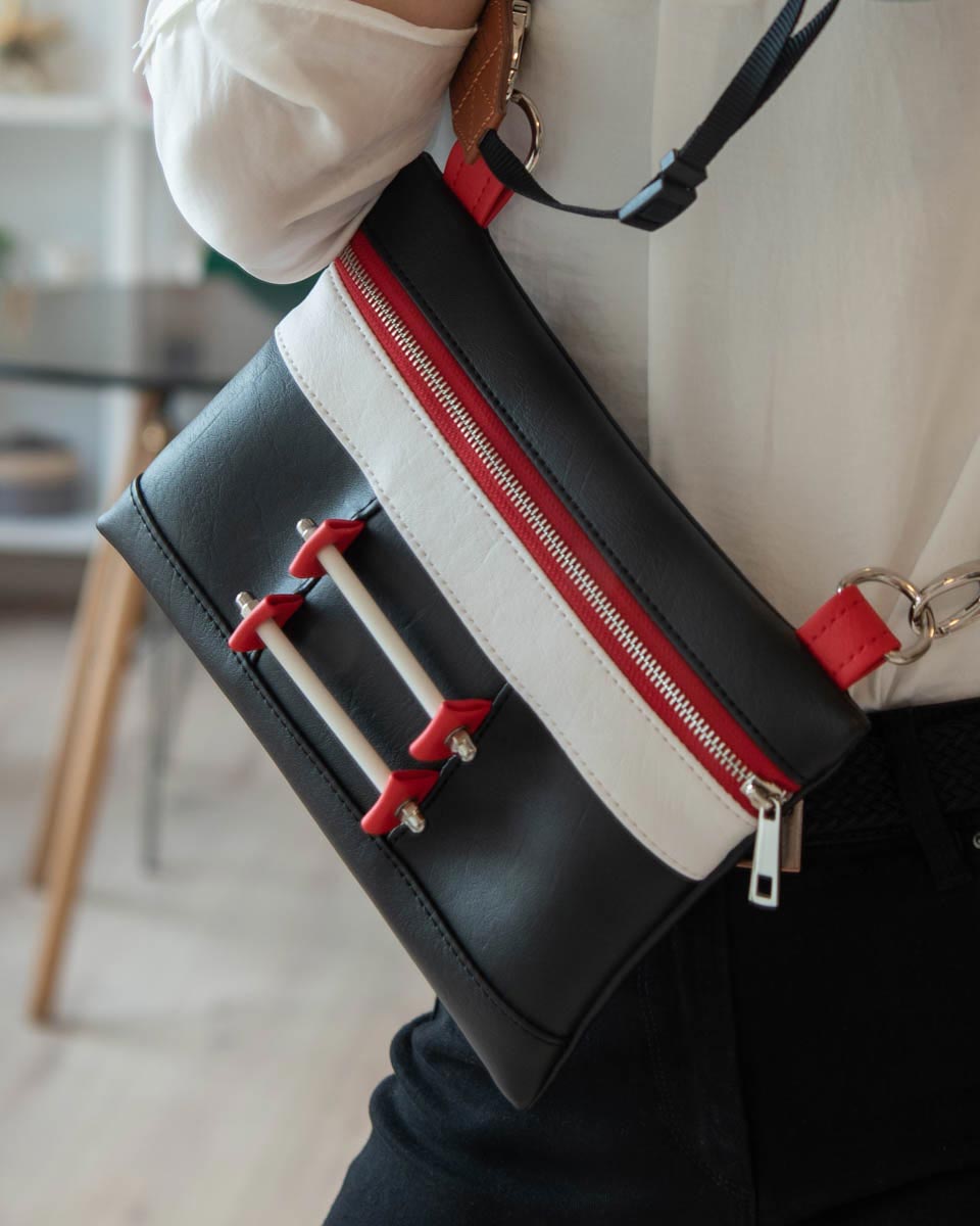Touch of Red 02 xs